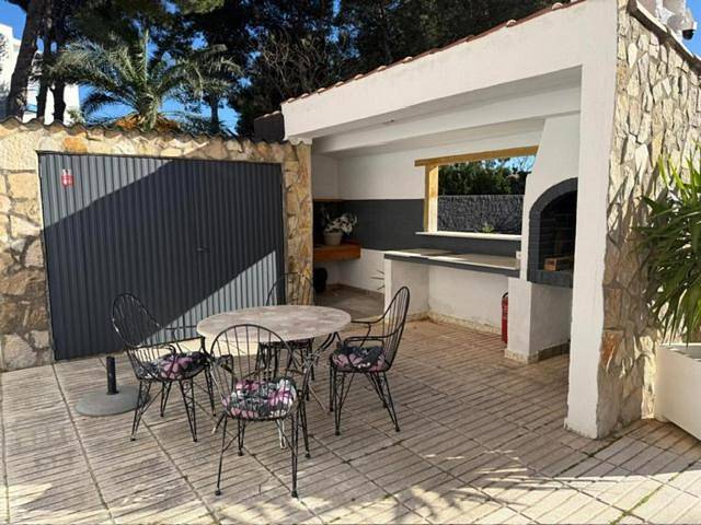 Villa pour 12 personnes, avec piscine ainsi que jardin et vue à Miami Platja - 4