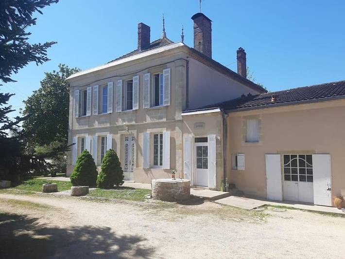 Gîte pour 8 personnes, avec Balcon ainsi que Jardin et Vue à Monprimblanc