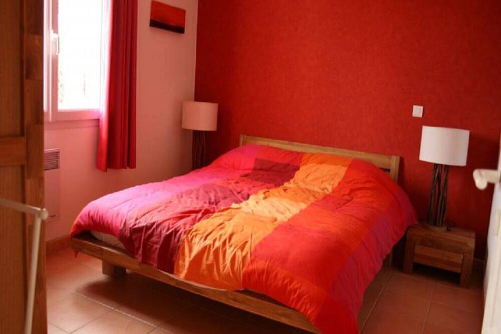 Sunny Roquebrun Getaway in Roquebrun, Béziers region