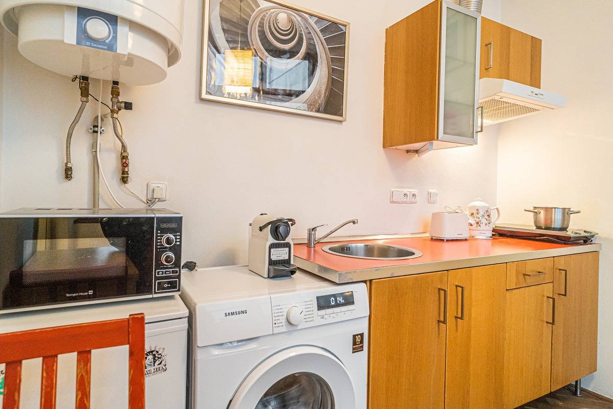 Entire holiday apartment, 1 Bed Flat - Sleeps 4 - Pets - Wifi in Prague, Central Bohemia