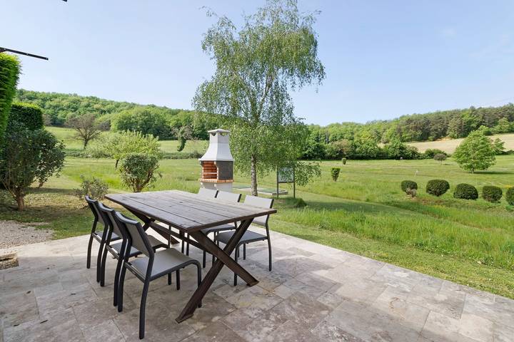 Location de vacances pour 6 personnes, avec jardin à Jayac - 3