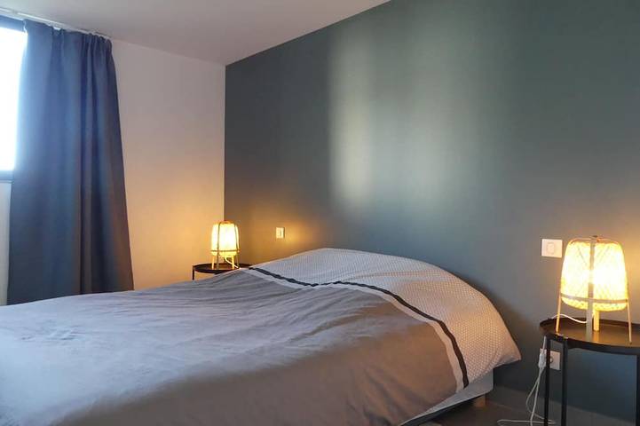 Gîte pour 4 personnes, avec terrasse et jardin dans Plage de la Madrague (Giens) - 2