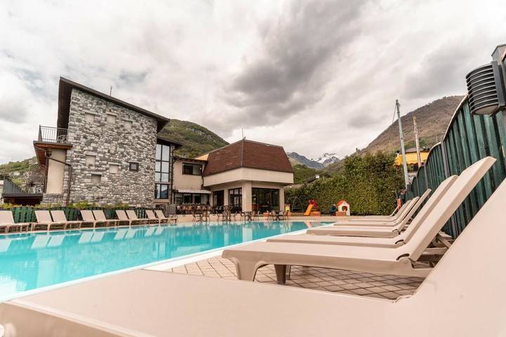 Hotel für 4 Personen, mit Garten und Kinderpool sowie Ausblick und Pool, mit Haustier am Comer See - 4