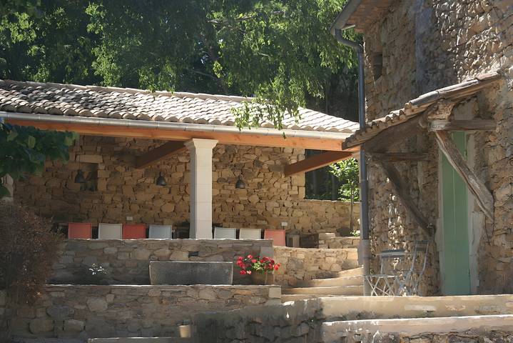 Le Mas Toupian: 500 m², grande giardino mediterraneo, tennis, piscina, pétanque, aria condizionata in Goudargues, Nimes e dintorni