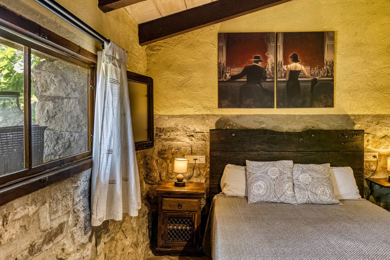 Habitación 'Xarel-lo' con vistas a la montaña, piscina compartida y terraza compartida in Montagut y Oix, Garrotxa