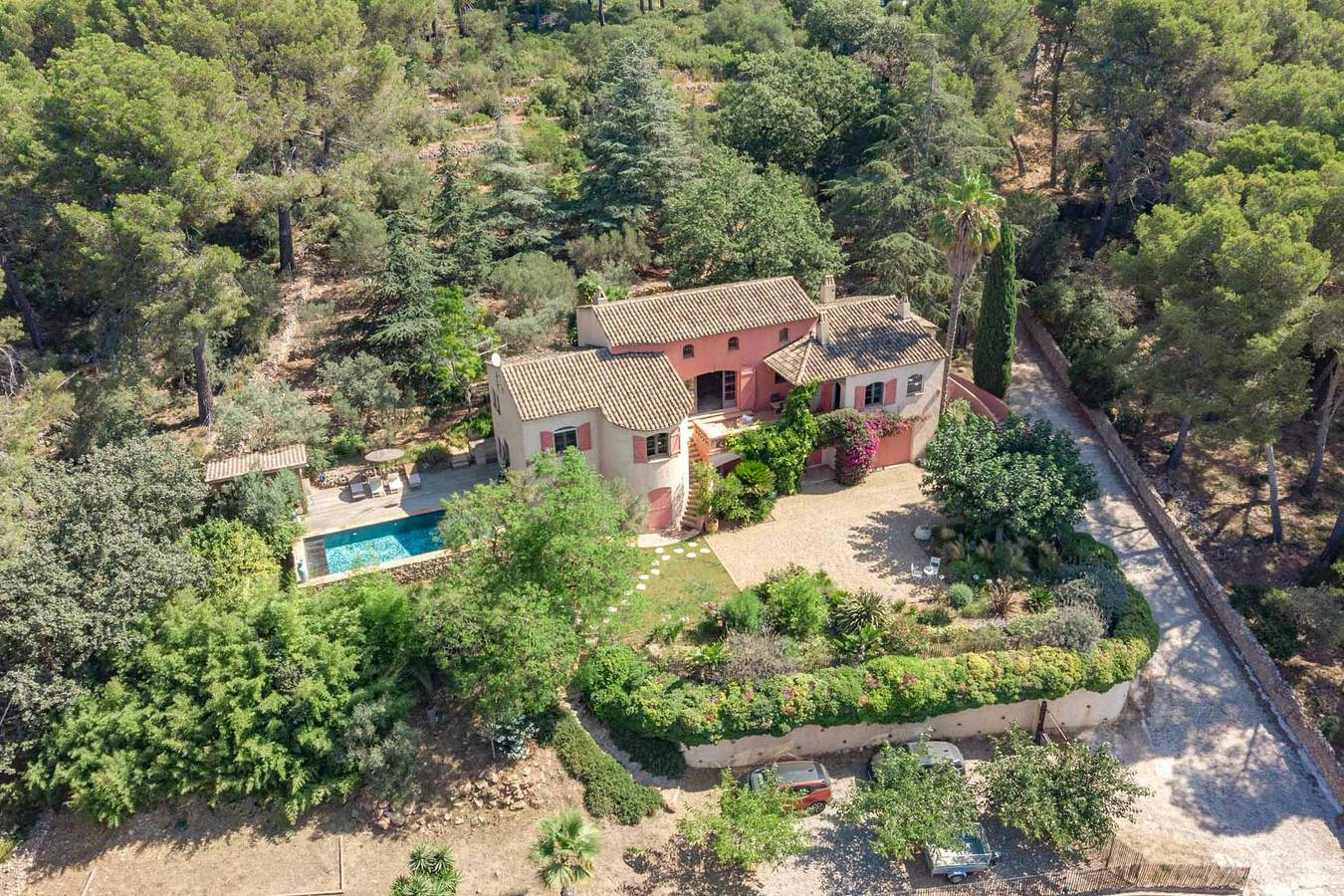 Provençaalse mas met zwembad in Carqueiranne in Carqueiranne, Toulon regio