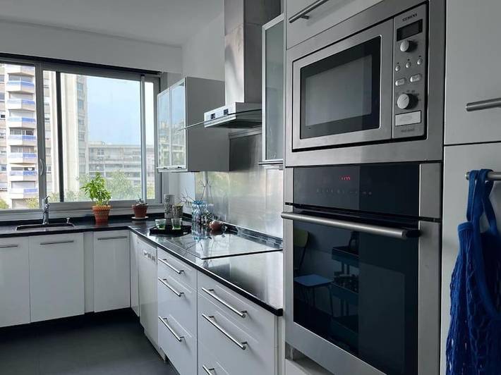 Gîte pour 2 personnes, avec Balcon ainsi que Terrasse et Vue dans Palais des Congres Parc Chanot - 4