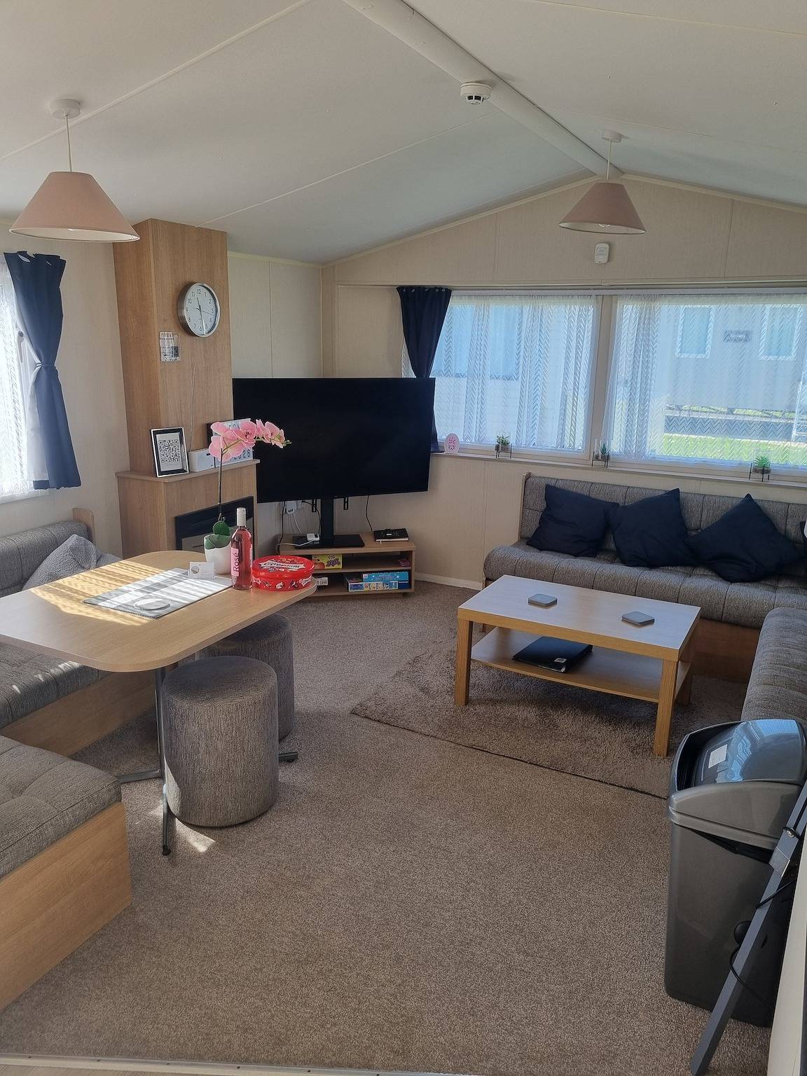 Trecco Bay Porthcawl 2-Bed Caravan, Sleeps 6 in Porthcawl, Bridgend region