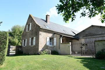 Gîte Lilas De Mer : Maison de Vacances avec Terrasse et Jardin Privés