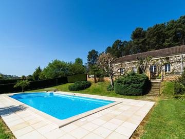 Gîte pour 4 personnes, avec piscine et terrasse à Loubejac