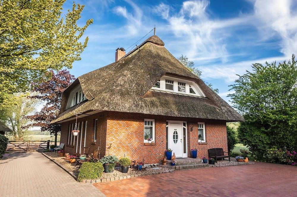 Luxuriöses Ferienhaus Landhaus Stuhrberg: Ihr Rückzugsort im Grünen! in Unterweser, Brake
