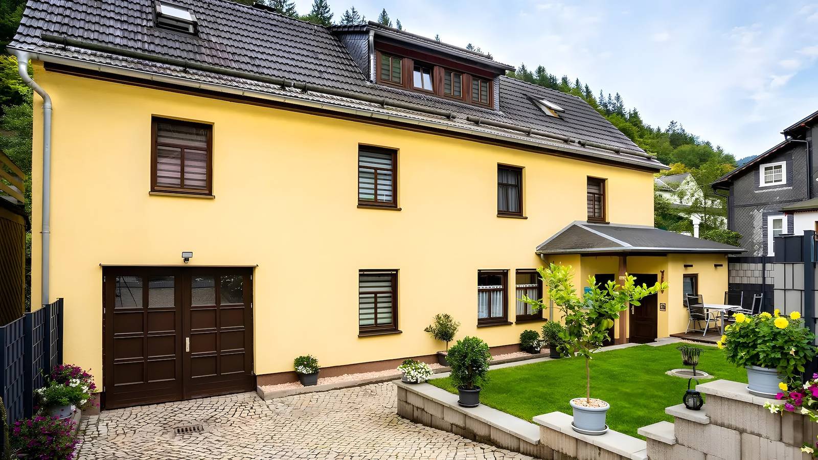 Ganze Wohnung, Apartment für 4 Personen, 90 m², mit Bergblick, Gemeinschaftsterrasse und Wlan in Unterweißbach, Ostthüringen