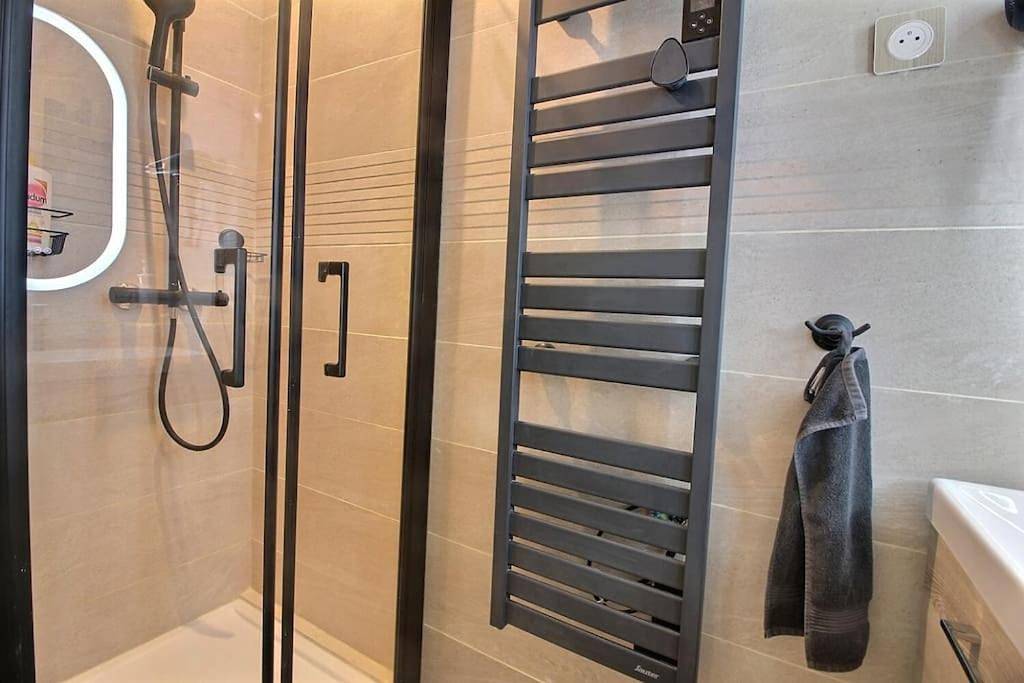 Appartement entier, One-Bedroom Apartment in Bois-Colombes, Hauts-de-Seine
