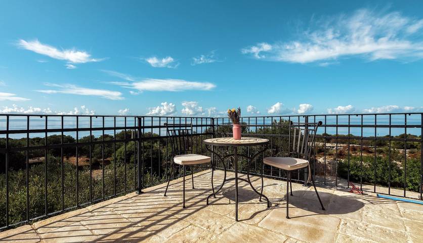 Holiday home for 8 people, with pool and balcony/terrace in Lun