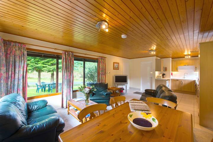 Chalet für 6 Personen mit Balkon in Stirling und Umgebung