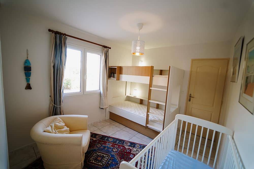 3300 m2 property, dominant view, 130 m2 lagoon pool and 4/6pers Jacuzzi in Cers, Côte d'Améthyste