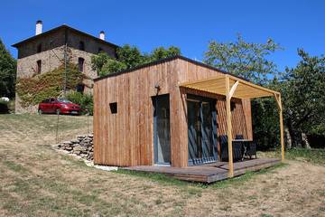 Gîte pour 2 personnes, avec piscine et sauna ainsi que jardin et jacuzzi en Ardèche