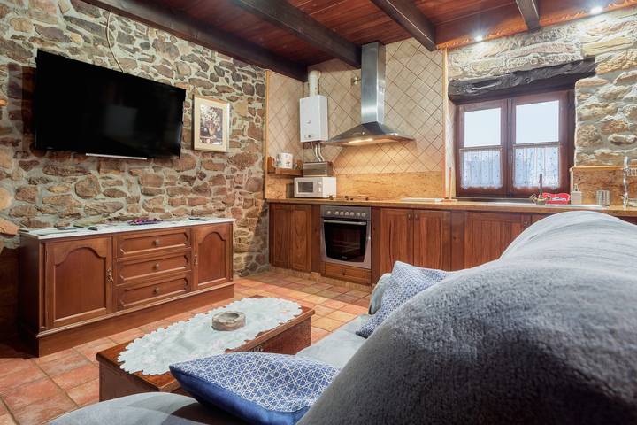 Casa rural para 4 personas, con balcón, Se admiten mascotas en Cordillera Cantábrica - 3