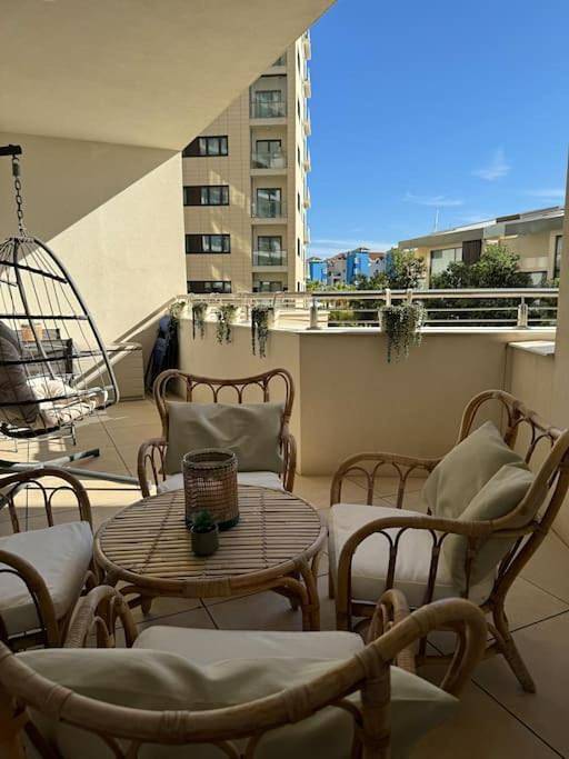 Gîte pour 4 personnes, avec piscine ainsi que vue et terrasse à Gibraltar - 3