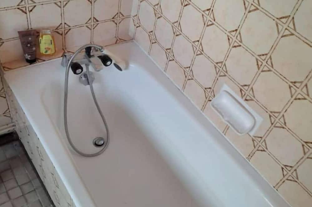 Entire apartment, L ' Omerta in Montluçon, Montluçon region