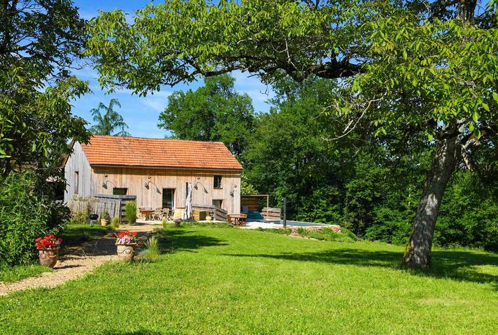 Location de vacances pour 6 personnes, avec terrasse ainsi que jardin et piscine à Castels - 3