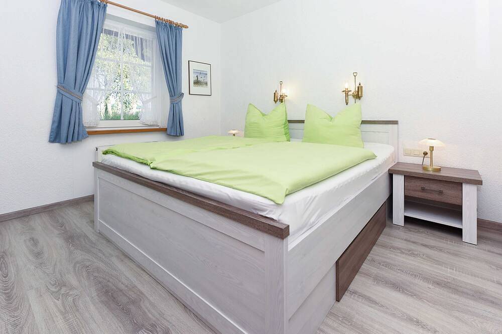 Ganze Wohnung, Ferienwohnung Kornblume - Ferienwohnungen Kornblume und Löwenzahn im Haus in Dunum, Nordseeküste