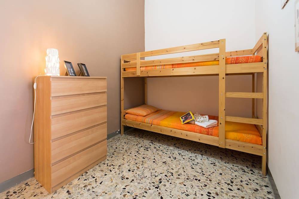 Appartamento intero, Casa Lina 3 camere terrazzo attrezzato con barbecue 10 min da spiagge e Siracusa in Canicattini Bagni, Siracusa e dintorni