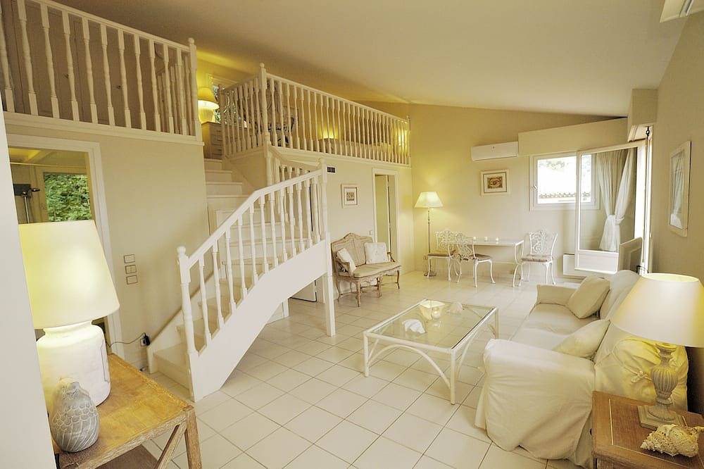 Apartamento entero, Romántica Piso con espectaculares Vistas Al Mar Wi-Fi Y Aparcamiento in Saint-Jean-Cap-Ferrat, Nizza Region