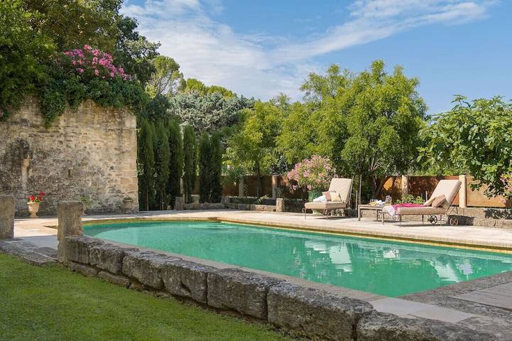 Château pour 12 personnes, avec jardin dans le Gard - 3