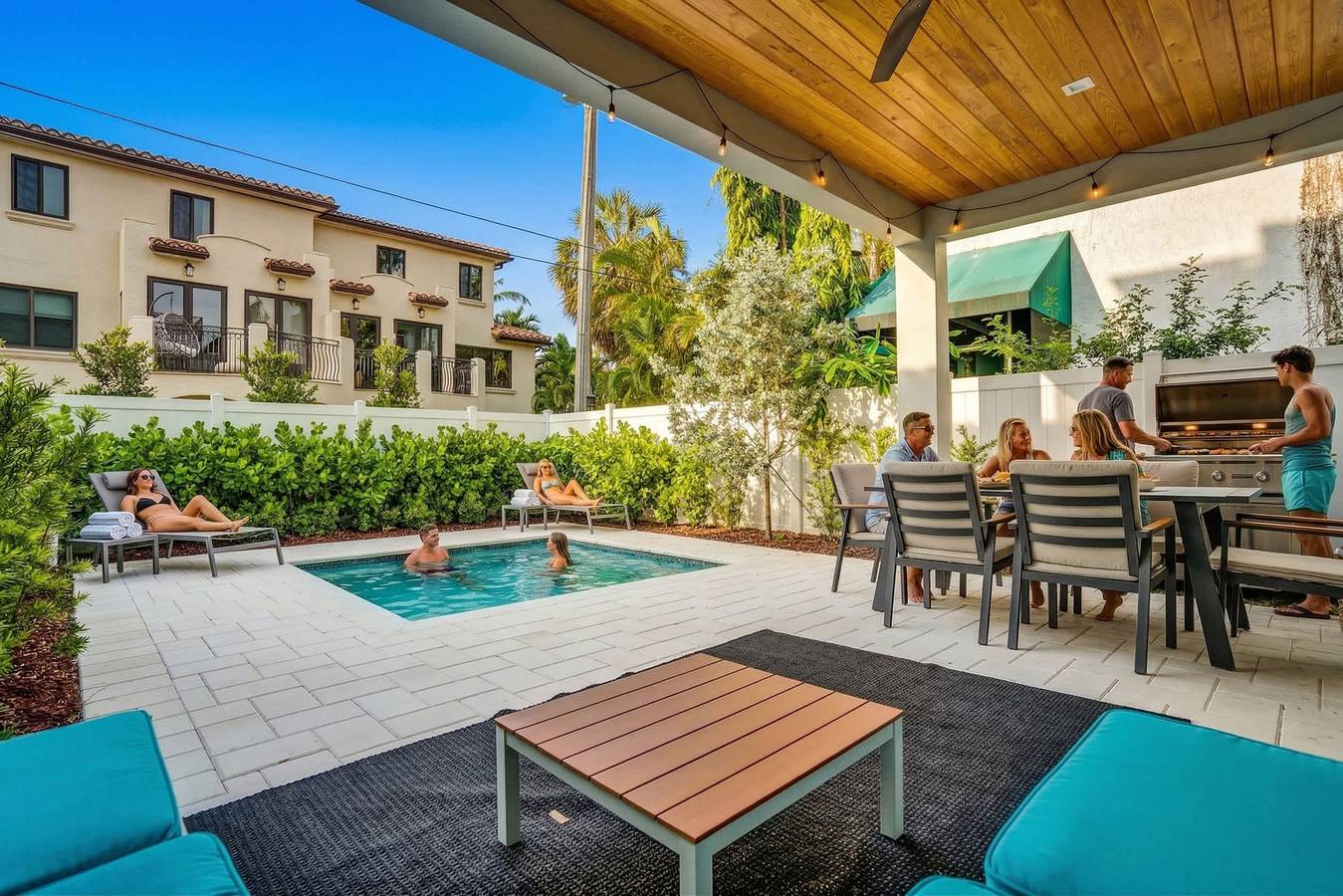 Luxury Paradise  walk to Las Olas -5 mins to Beach in Fort Lauderdale, Broward County