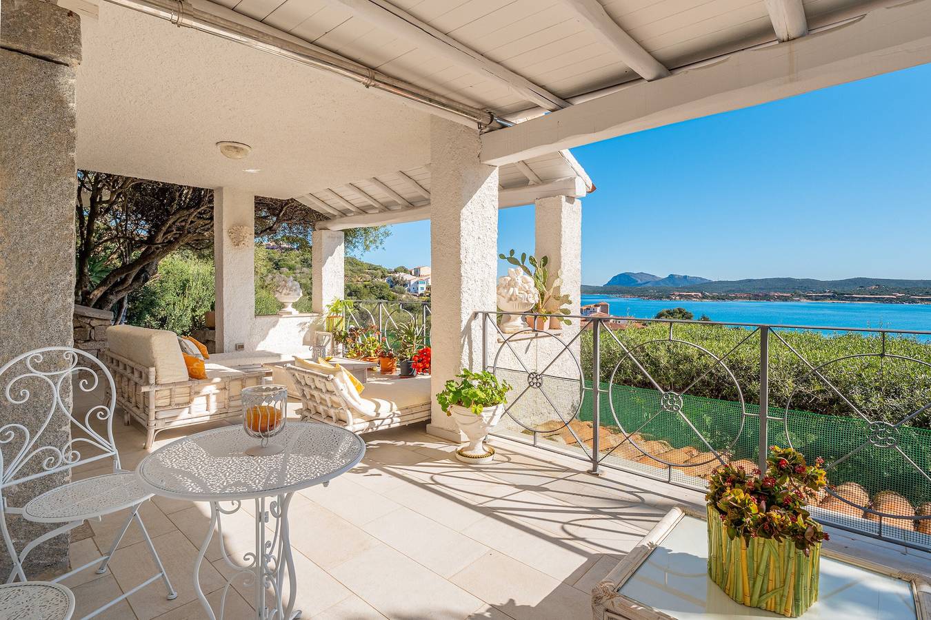 Apartamento 'Bella Vista Marinella 1' con vistas al mar, terraza, aire acondicionado y Wi-Fi in Marinella, Porto Rotondo