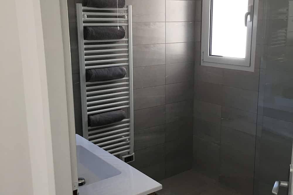 Appartement entier, Charmant T2 Hauteurs de Bastia, Vue Mer ( 2/4 pers) in Ville-di-Pietrabugno, Cap Corse