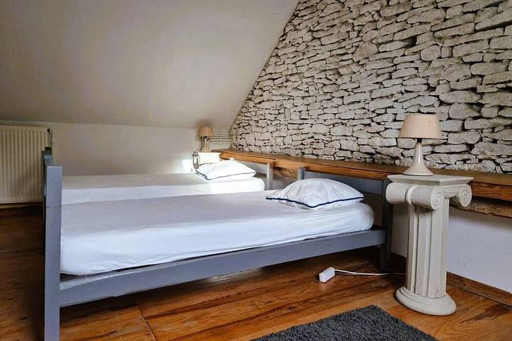 Location de vacances pour 12 personnes, avec jardin et terrasse à Saint-Amand-de-Coly - 4