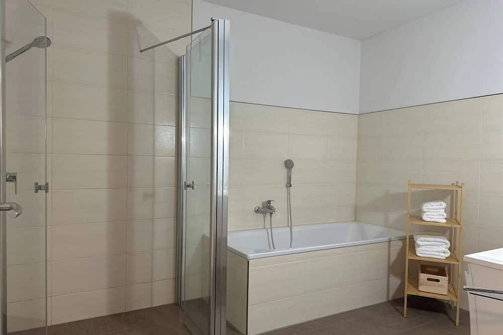 Ganze Wohnung, Gartenwohnung am Hafen in Whv in Rüstersiel, Wilhelmshaven