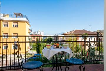 Vakantieappartement voor 5 Personen in Desenzano del Garda, Garda Bergen, Afbeelding 1