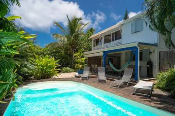 Villa pour 4 personnes, avec jardin et piscine, animaux acceptés en Guadeloupe