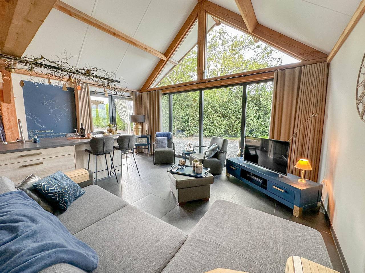 Sehr attraktive und ruhig gelegene Villa in Alphen, Nordbrabant