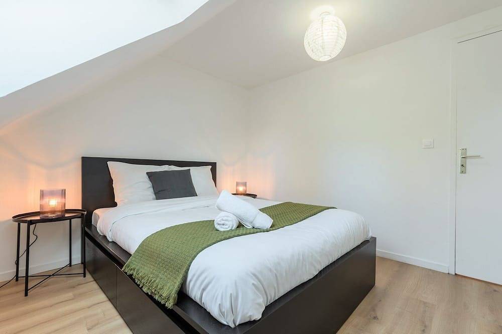 Entire apartment, Charming renovated 2 bedroom apartment. in Marcq-en-Barœul, Lille region