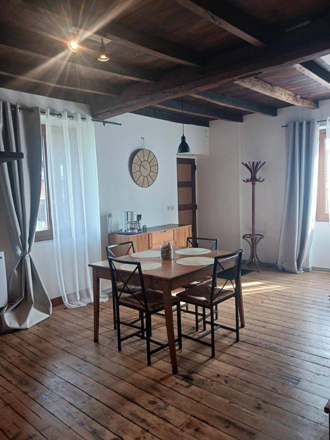 Two-Bedroom House in Saint-Romain-de-Popey, Beaujolais