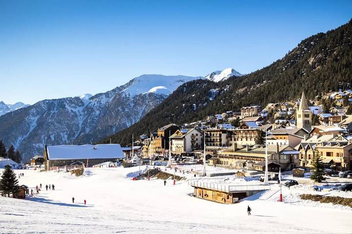 Gîte pour 8 personnes, avec piscine à Montgenèvre - 4