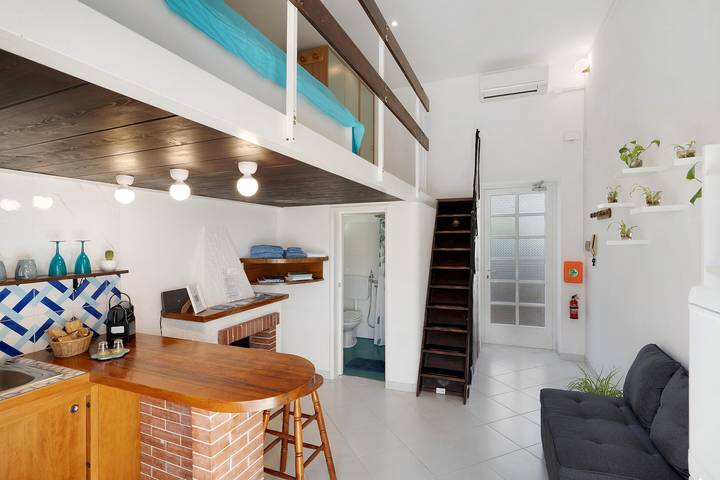 Casetta del Custode with sea view, Wi-Fi, and air conditioning in Spiaggia Libera di Marina Grande, Capri