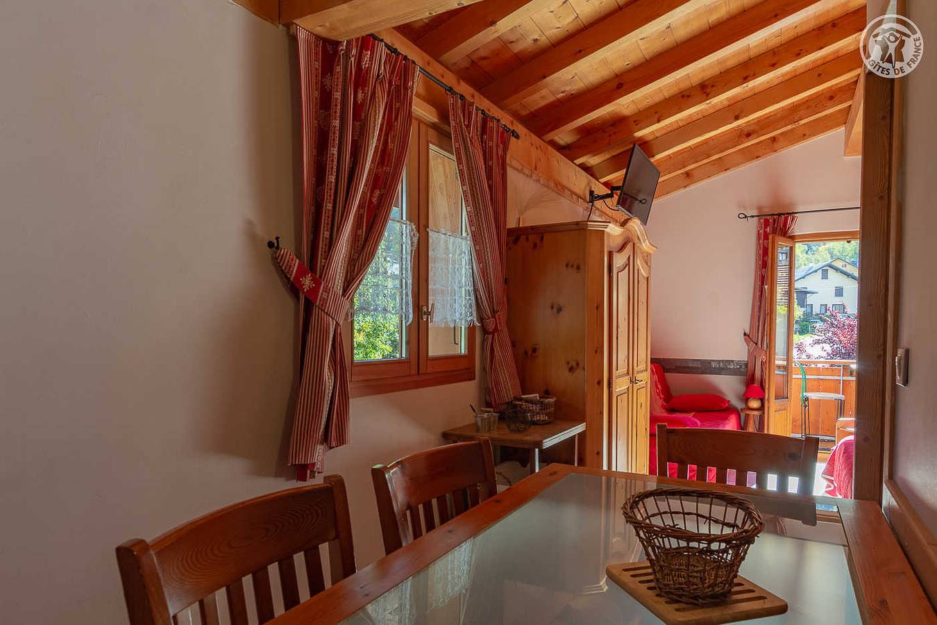 Le Chardon Bleu - L'Orpin Des Rochers in Landry, Parc National de la Vanoise