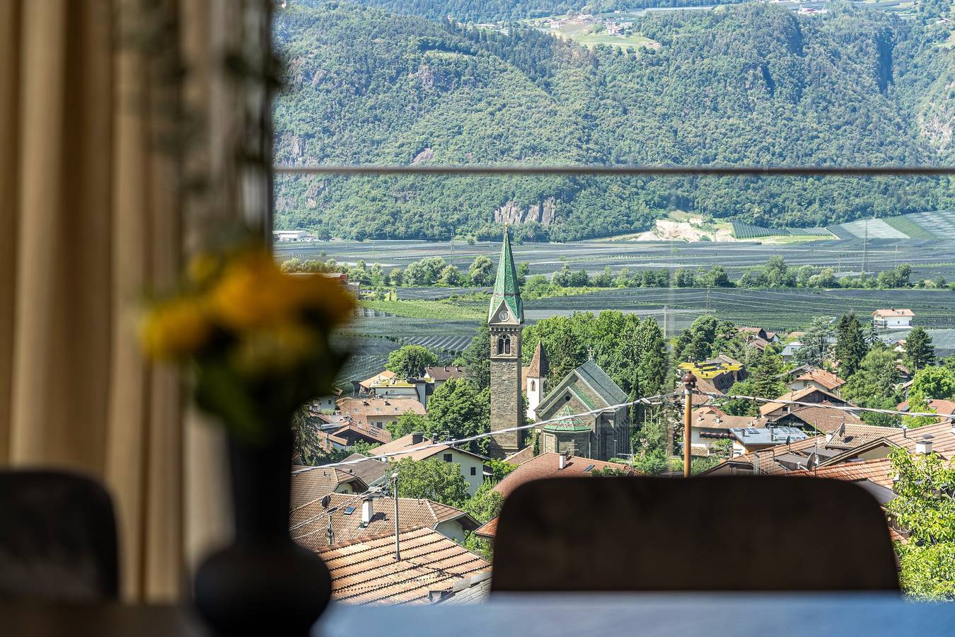 Entire apartment, Apartment "Videre Penthouse Lodge Exclusive" with Mountain View, Wi-Fi & Terrace in Gargazon, Sarntal Alps