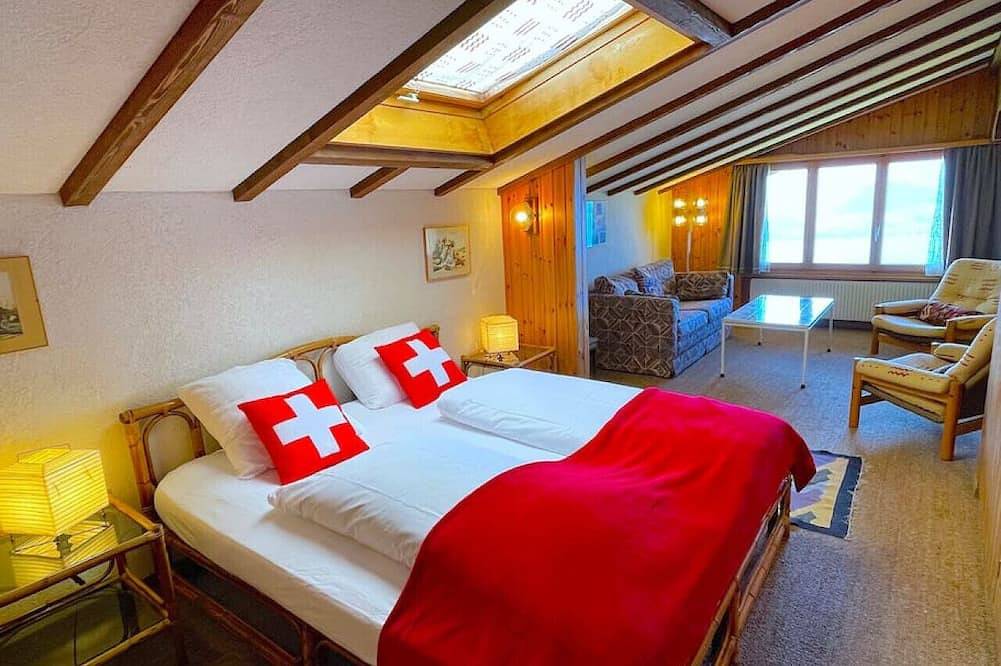 Geheel appartement, Swisshut Stunning Views Alps & Lake - Apart. Molly in Sigriswil, Meer van Thun