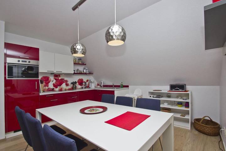 Appartement entier, Strandnahe Ferienwohnung mit schönem Garten - Ferienhaus Gisela in Putbus, Région de Rügen