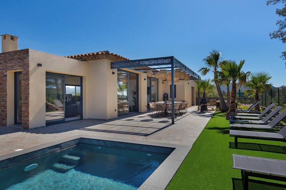Résidence Esterel 1, Villa für 12 Personen mit 5* Zugang bei Esterel Caravaning in Saint-Raphaël, Mittelmeerküste (Frankreich)