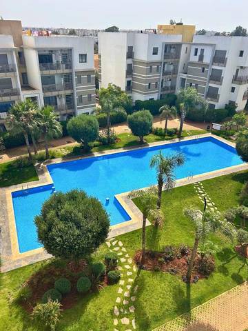 Gîte pour 5 personnes, avec piscine et terrasse à Bouskoura