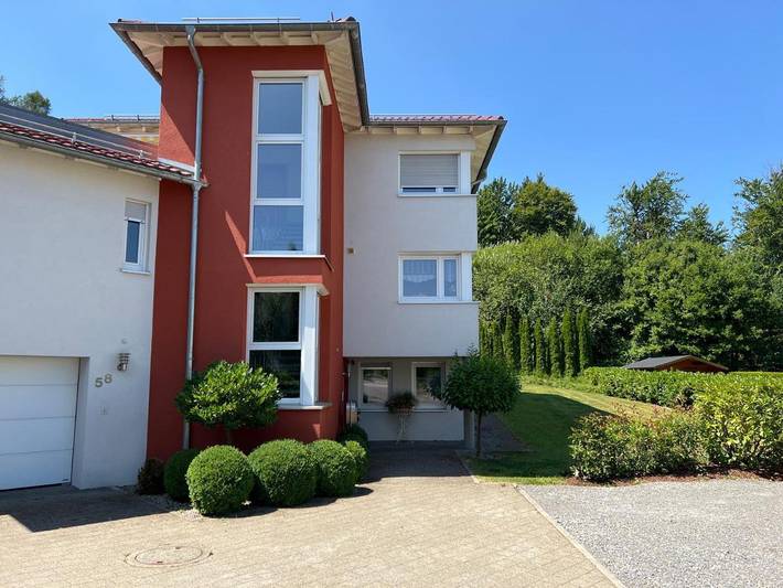 Ferienwohnung für 5 Personen, mit Terrasse und Garten sowie Ausblick in Neuenbürg