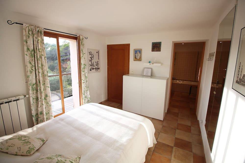 Geheel appartement, 3-zi.-whg. in 2-familienhaus mit Beheizbarem Pool und Bouleplatz in Tourrettes-sur-Loup, Cannes regio