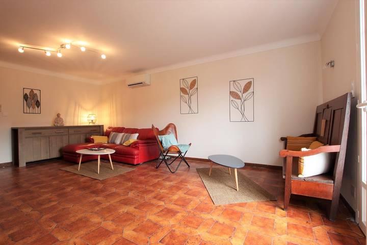 Gîte pour 5 personnes, avec jardin à Saint-Jean-le-Vieux - 2